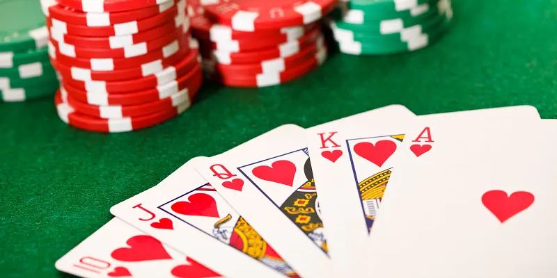 Sảnh chúa nằm trong Top 1 các bộ trong Poker